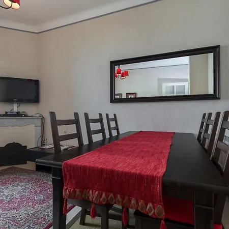Three Bedroom Two Bathroom In Center Of On Quiet Street Minutes From The Palais - 2002 Appartamento *