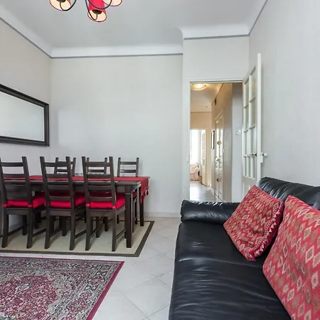 Appartamento Three Bedroom Two Bathroom In Center Of On Quiet Street Minutes From The Palais - 2002