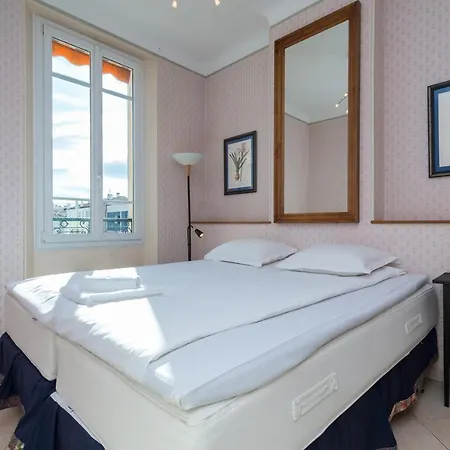 Appartamento Three Bedroom Two Bathroom In Center Of On Quiet Street Minutes From The Palais - 2002 Cannes