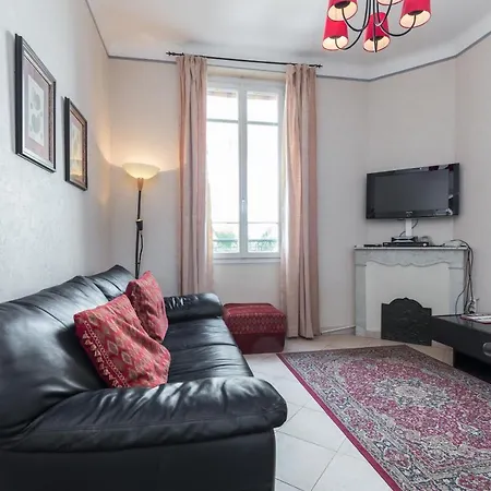 Central: Quiet Three-bedroom Near Palais Apartment Cannes